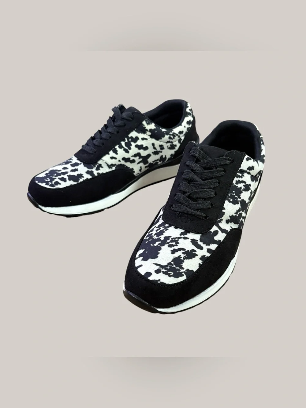 Crazy Train Cow Print Platform Sneakers Women’s Size 9 Lace Up Casual